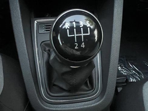 Used 2017 Volkswagen Jetta S image 6