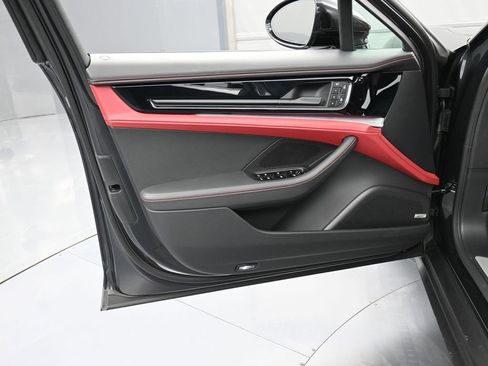 Certified 2024 Porsche Panamera 4 image 15