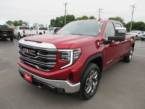 Certified 2026 GMC Sierra 1500 SLT w/ SLT Premium Plus Package AWD/4WD image 11