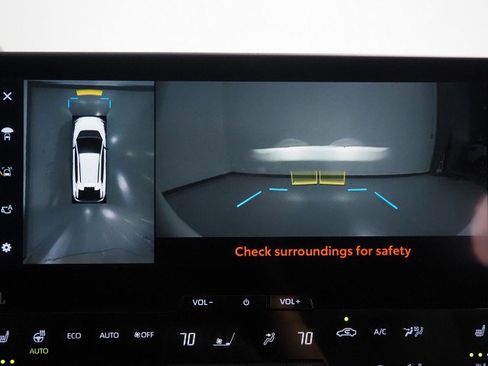 Used 2023 Toyota bZ4X Limited image 41