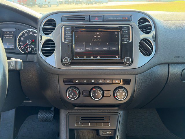 Used 2017 Volkswagen Tiguan S AWD/4WD image 16