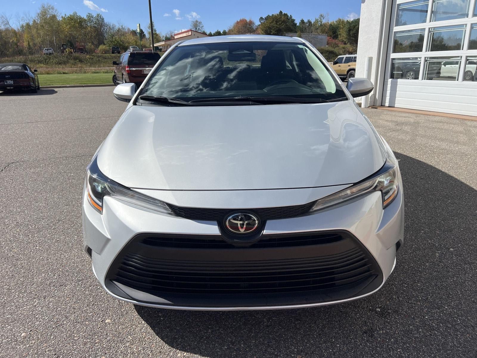 Used 2025 Toyota Corolla LE FWD image 6