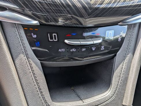 Used 2023 Cadillac XT6 Premium Luxury w/ Technology Package AWD/4WD image 24