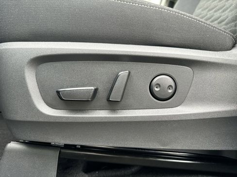 New 2025 Nissan Pathfinder SV w/ Black Appearance Package image 20