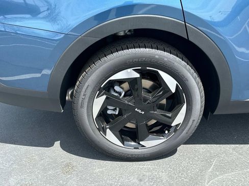 New 2025 Kia Sorento EX image 8