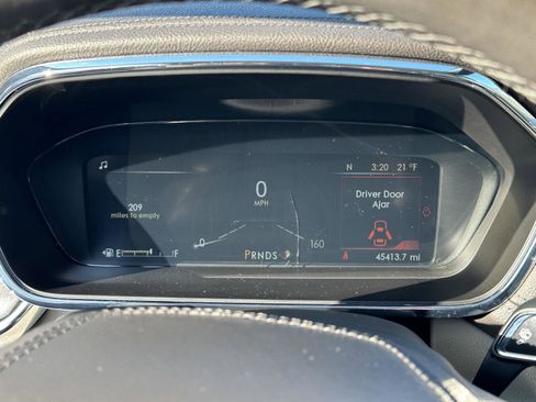 Used 2019 Lincoln Continental Select w/ Continental Climate Package image 12