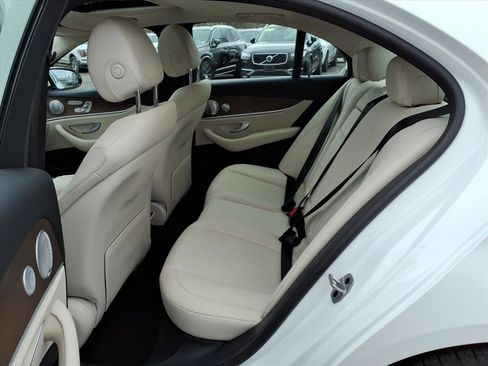 Used 2021 Mercedes-Benz E 350 4MATIC Sedan image 12