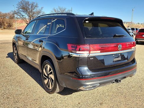 Used 2024 Volkswagen Atlas SE image 2