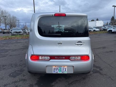 Used 2011 Nissan Cube 1.8 S w/ Interior Illumination Pkg image 6