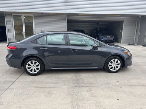Used 2025 Toyota Corolla LE image 4