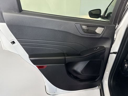 Used 2022 Ford Escape SE image 26