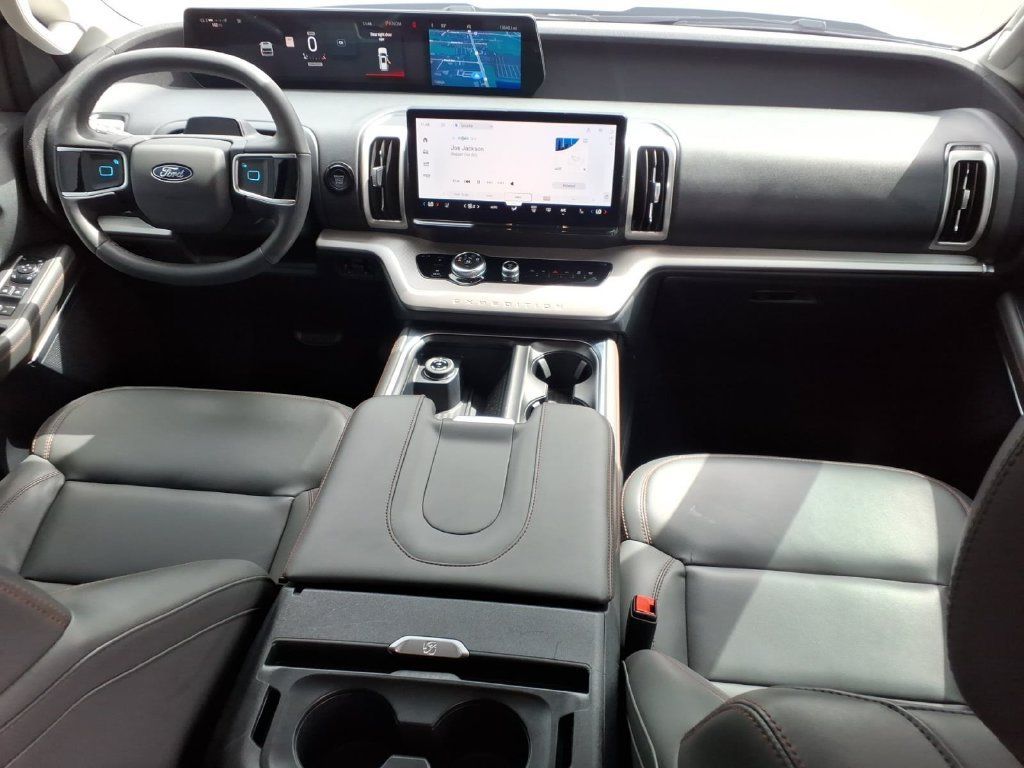 Used 2025 Ford Expedition Active RWD image 19