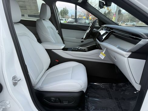 New 2026 Jeep Cherokee Limited image 14