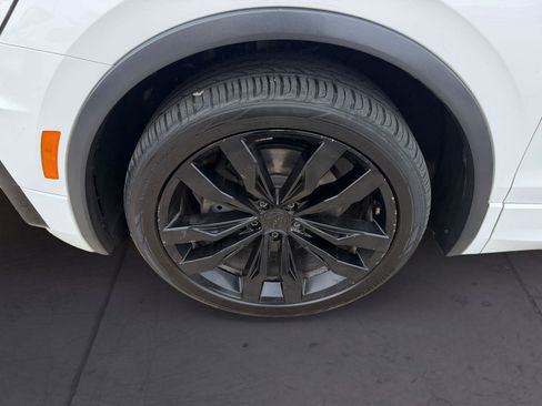 Used 2021 Volkswagen Tiguan SE image 14