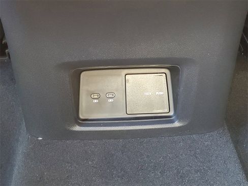 New 2026 Volkswagen Atlas Cross Sport SE image 13