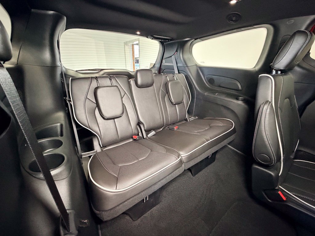 New 2027 Chrysler Pacifica Limited AWD/4WD image 9