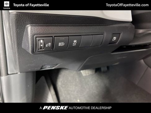 Used 2026 Toyota Corolla SE image 25