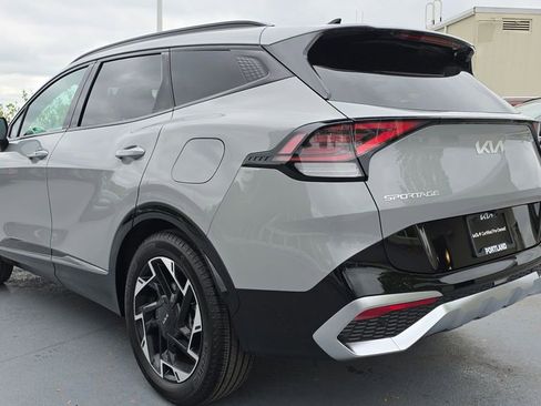 Certified 2025 Kia Sportage SX FWD image 7