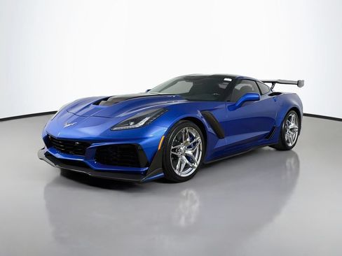 Used 2019 Chevrolet Corvette ZR1 RWD image 3