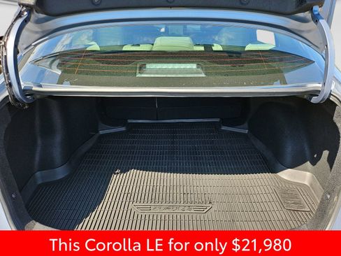 Used 2025 Toyota Corolla LE FWD image 19