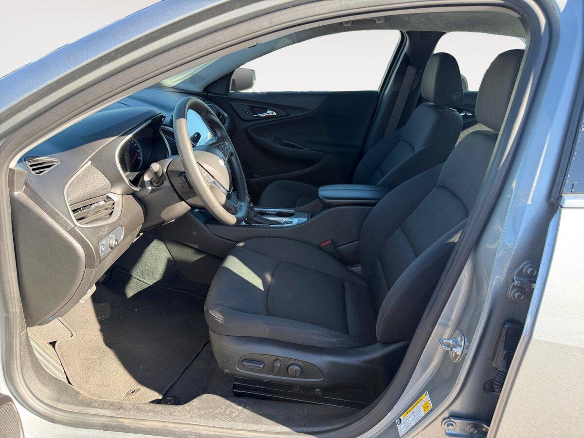 Used 2024 Chevrolet Malibu LT FWD image 9