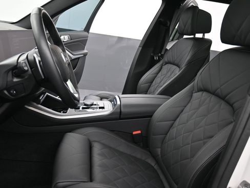 Used 2025 BMW X5 xDrive40i image 11