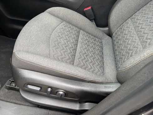Used 2022 Chevrolet Equinox LT FWD image 8