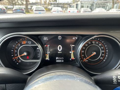 Used 2021 Jeep Wrangler Unlimited Sahara w/ Uconnect 4C Nav & Sound Group image 11