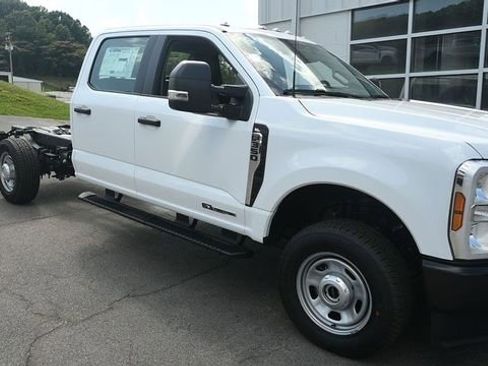 New 2026 Ford F350 XL AWD/4WD image 3