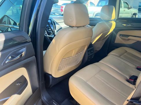 Used 2014 Cadillac SRX Luxury w/ Driver Awareness Package image 29