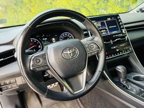 Used 2019 Toyota Avalon XSE w/ All Weather Liner Package image 5