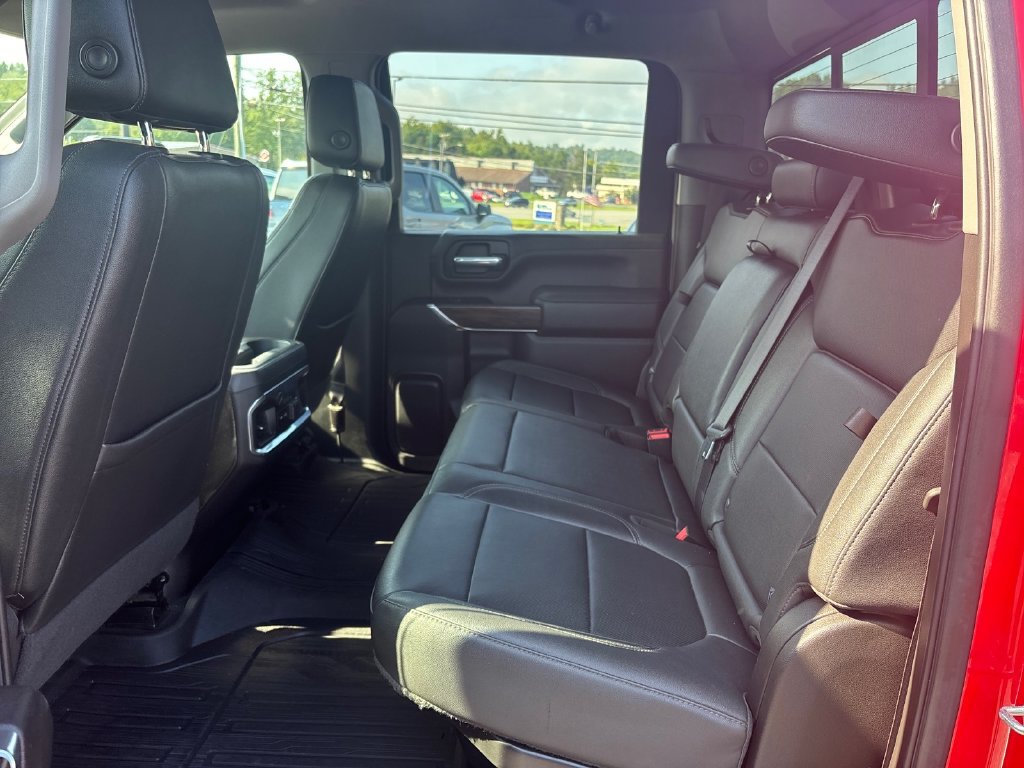 Used 2022 GMC Sierra 2500 SLT w/ SLT Preferred Package AWD/4WD image 18