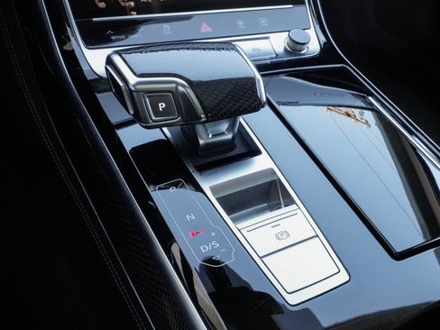 Used 2022 Audi S8 AWD/4WD image 26