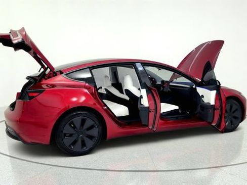 Used 2025 Tesla Model 3 RWD image 19