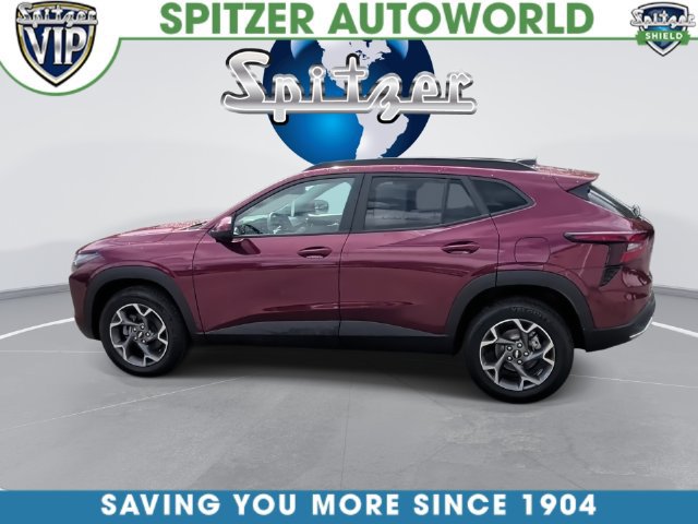 Used 2025 Chevrolet Trax LT FWD image 10