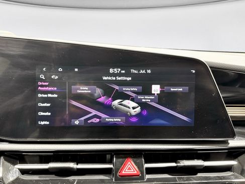 Used 2024 Kia Niro Wind FWD image 11