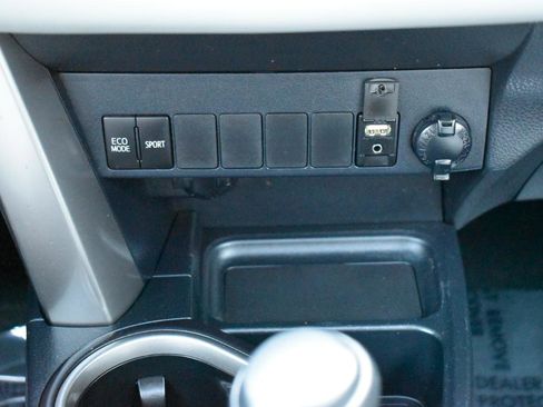 Used 2016 Toyota RAV4 XLE FWD image 27