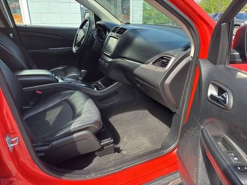 Used 2019 Dodge Journey Crossroad FWD image 8