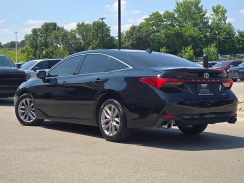 Used 2019 Toyota Avalon XLE w/ Moonroof Package FWD image 23