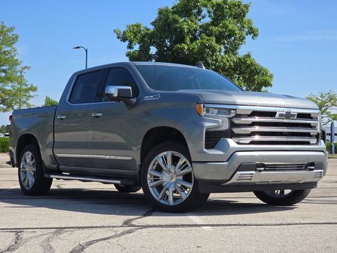 Used 2024 Chevrolet Silverado 1500 High Country w/ Technology Package AWD/4WD image 1