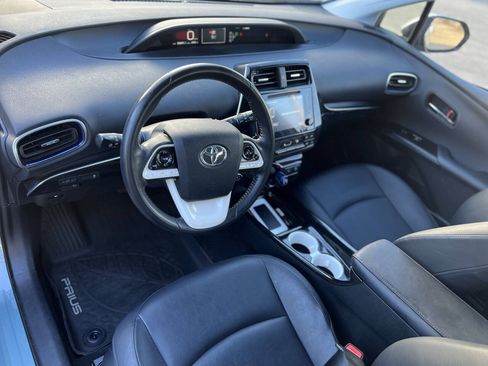 Used 2016 Toyota Prius Four Touring FWD image 11