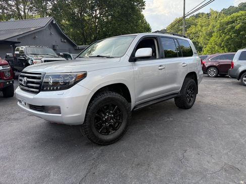 Used 2009 Toyota Land Cruiser image 2