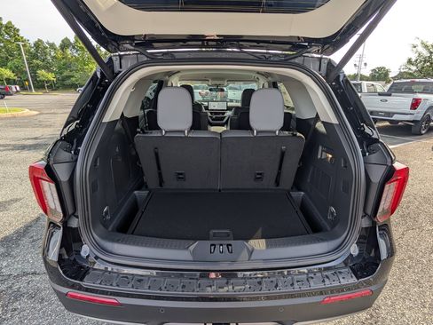 New 2025 Ford Explorer Active w/ Active Comfort Package image 9