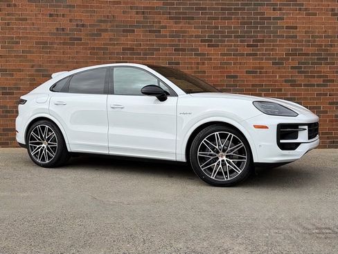 New 2026 Porsche Cayenne E-Hybrid Coupe AWD/4WD image 9