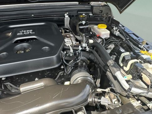 Used 2020 Jeep Wrangler Unlimited Sport S AWD/4WD image 40