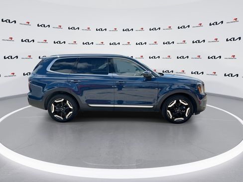 Certified 2024 Kia Telluride EX FWD image 9