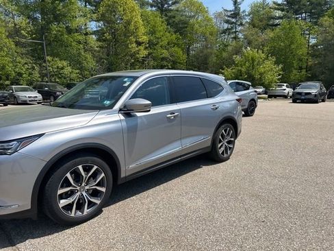 Used 2023 Acura MDX SH-AWD w/ Technology Package image 3