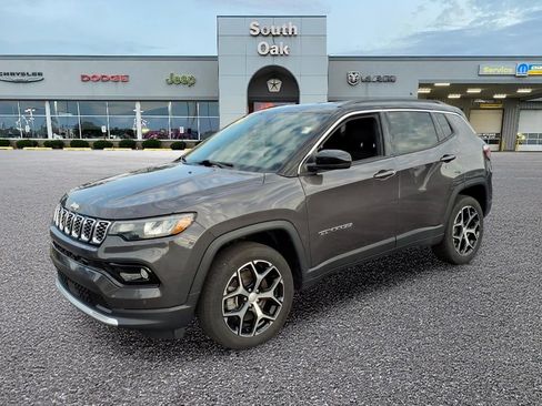 Certified 2024 Jeep Compass Limited AWD/4WD image 4