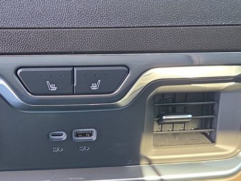 New 2026 GMC Sierra 2500 SLT w/ SLT Premium Package image 32