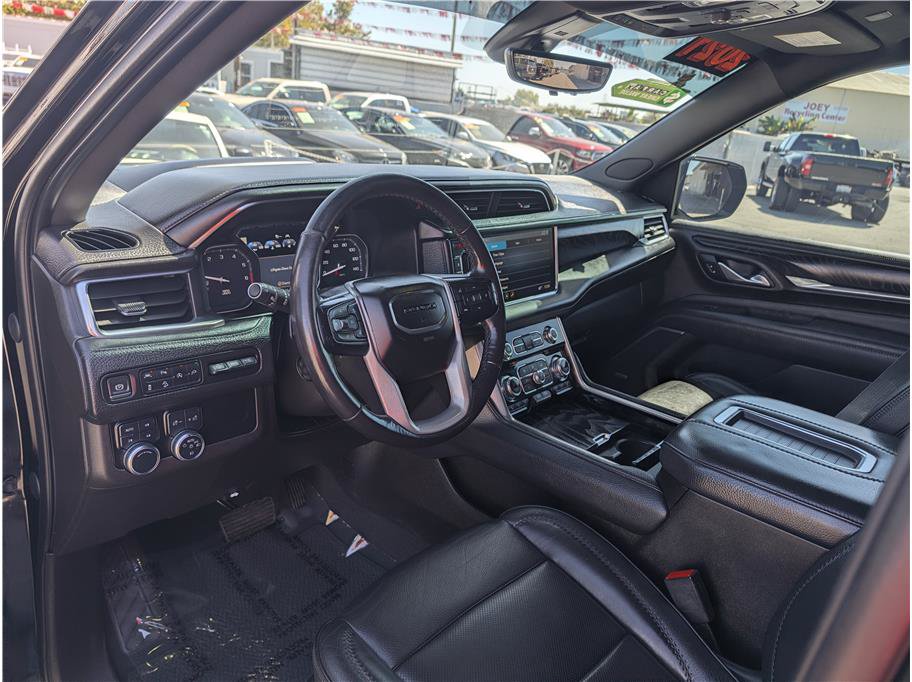 Used 2021 GMC Yukon XL Denali w/ Denali Premium Package AWD/4WD image 5